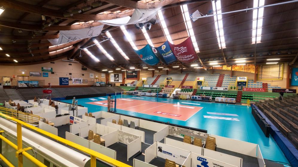L.-Body-salle-de-volley-3