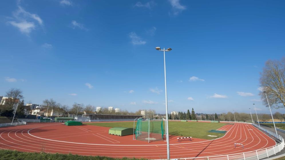 Piste-athletisme-Beaublanc-1