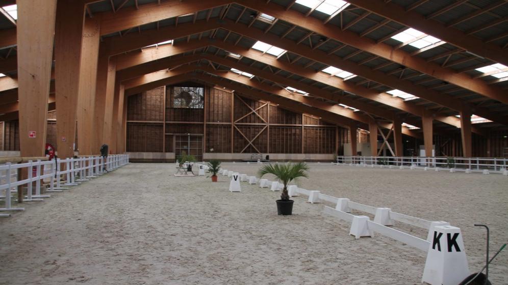 Pole_equestre_vendeen_manege