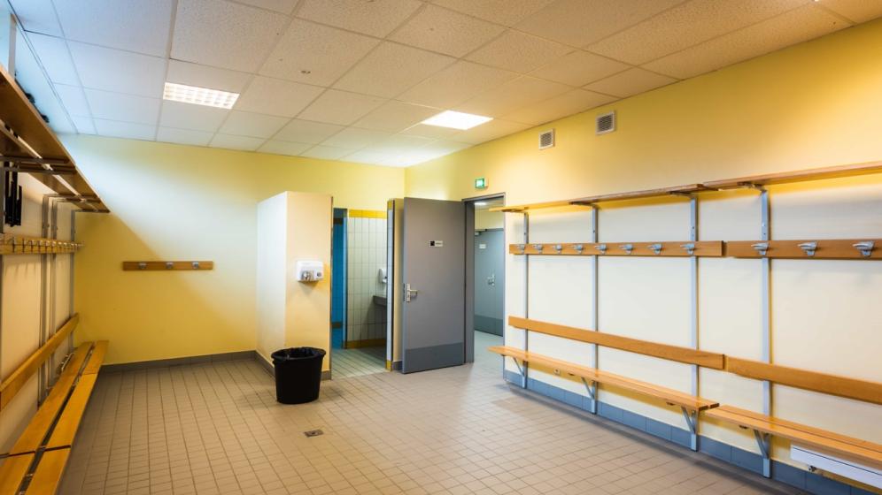 Salle-J-P.-Garnier-vestiaire