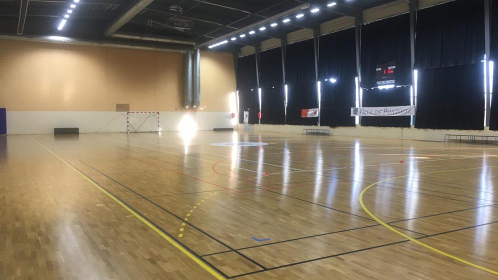 salle-omnisports-parquet