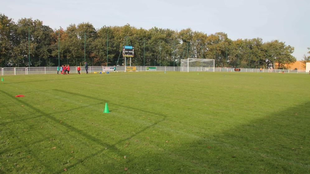 Stade_Albert_Robin_stade_dhonneur-2