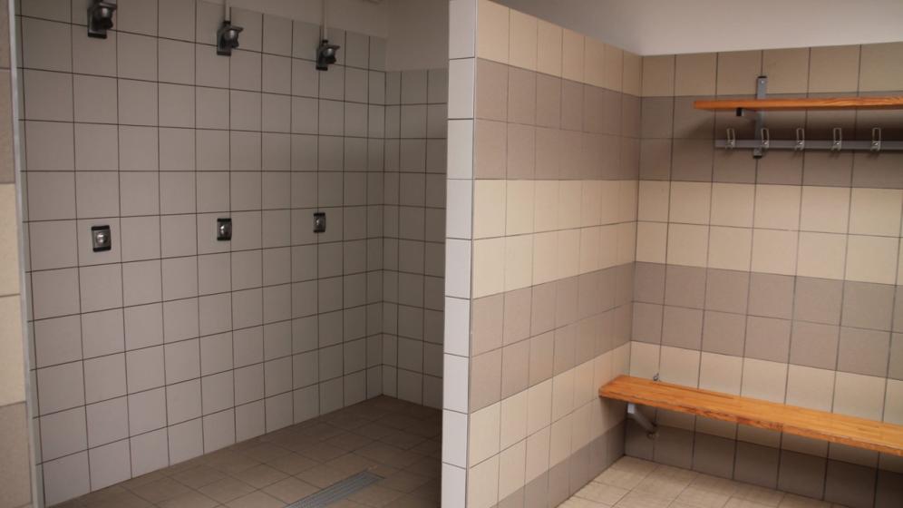 Stade_Albert_Robin_vestiaires_douches