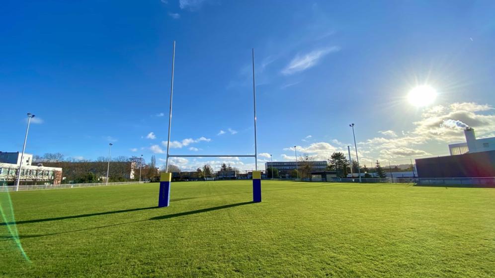 stade-beauregard-derriere-poteaux