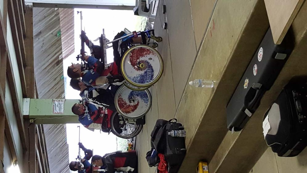 Vue-des-aires-de-jeu-en-competition-Pas-de-Tir-50M-Equipe-de-France-Handi
