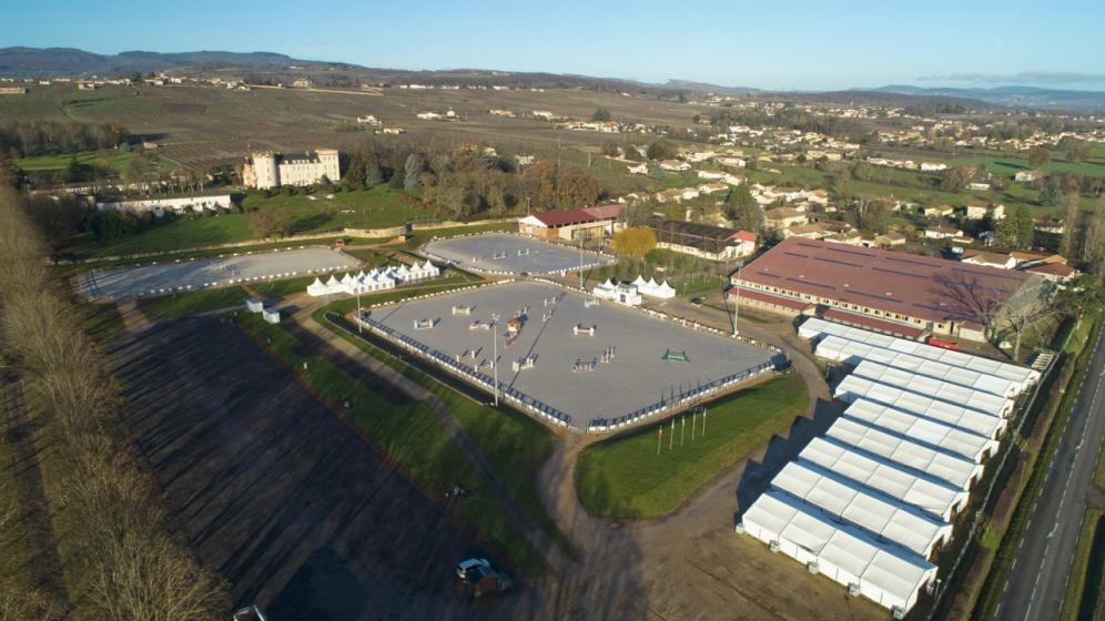 1-Macon_Centre-Equestre-de-Macon-Chaintre-_-vue-aerienne