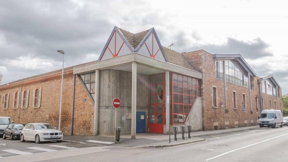 1-Macon_Complexe-Fernand-Velon_vue-exterieure