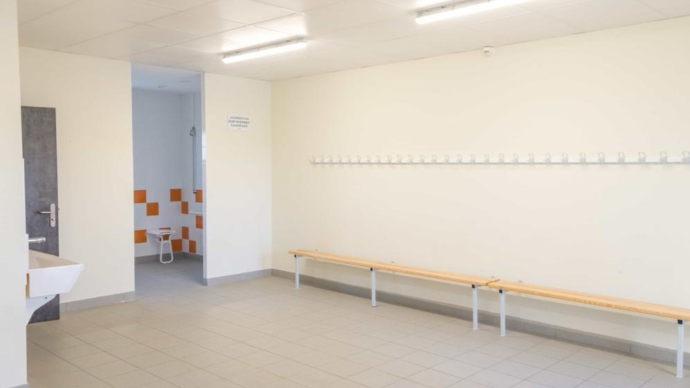 10-Macon_Stade-Marie-Jose-Perec_vestiaire
