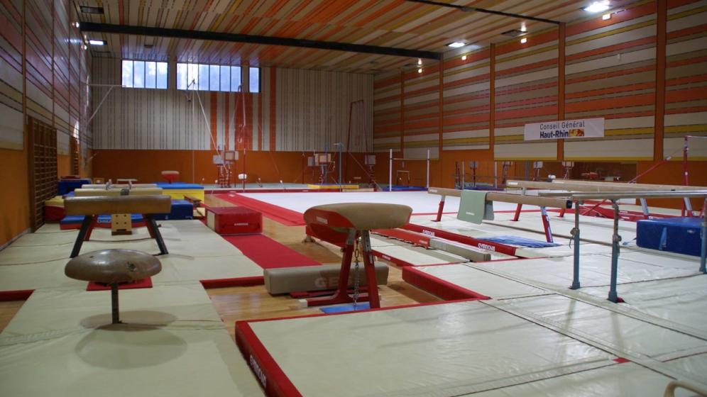 12-Centre-sportif-Vue-des-aires-de-jeux-en-utilisation-sportive