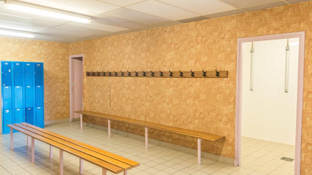 12-Macon_Complexe-Fernand-Velon_vestiaire-2