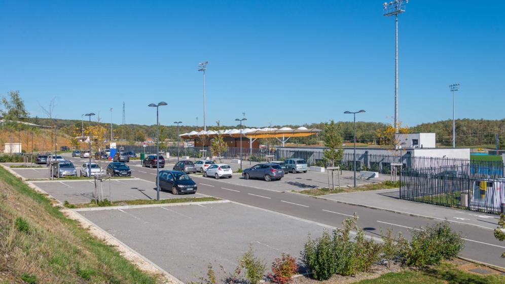 3-Macon_Stade-Marie-Jose-Perec_parking