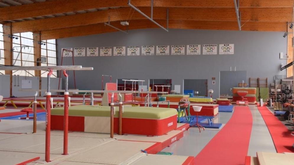 9-Salle-gymnique-M.-Crespin-vide