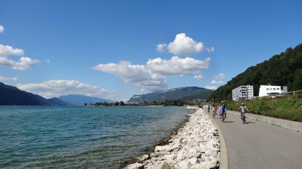 Aix-les-Bains-Voie-sur-berges