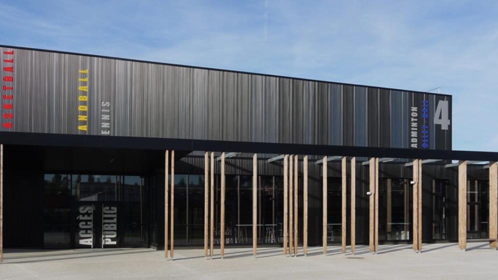 Facade_Pole-Sportif-Intercommunal_Communaute-de-Communes-des-Pays-de-lAigle