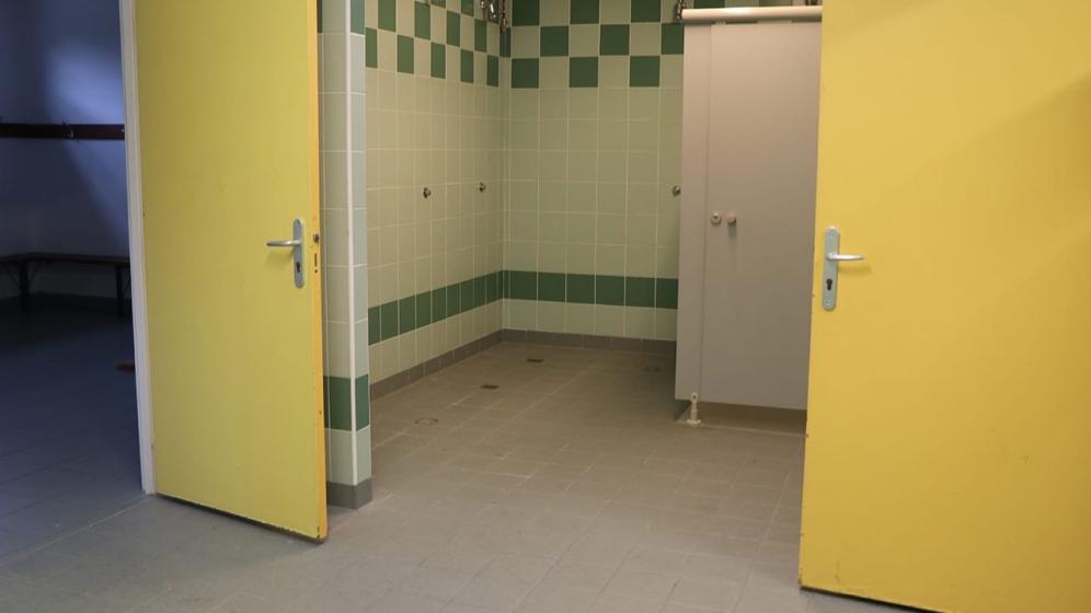 Halle-des-Sports-Douches-2