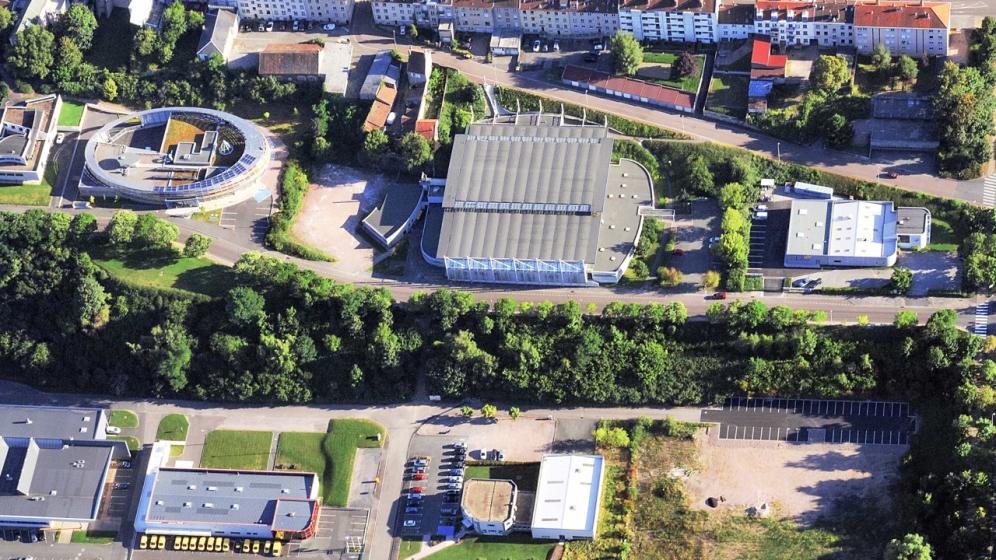 Le-Creusot-vue-aerienne-Halle-des-Sports