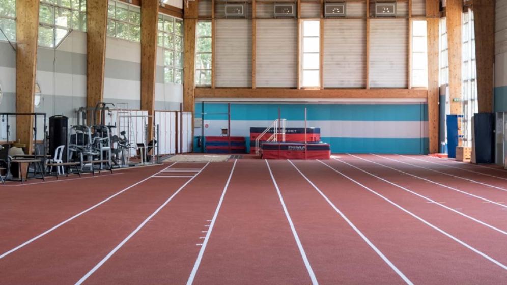 Maison-des-Sports-Halle-dathle╠utisme-nettoye╠ue