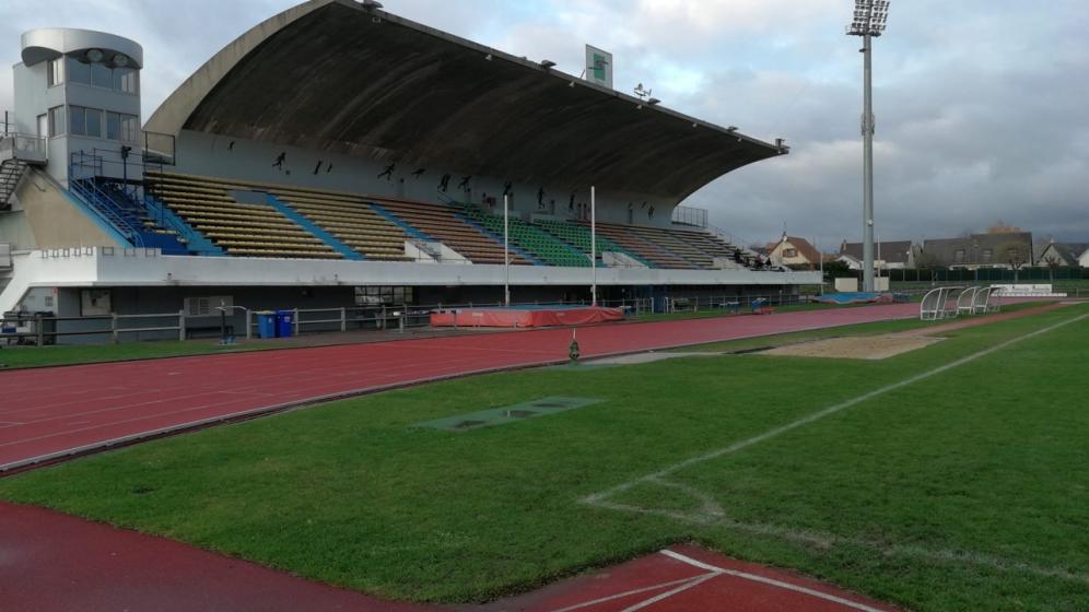 Tribune-Piste-2