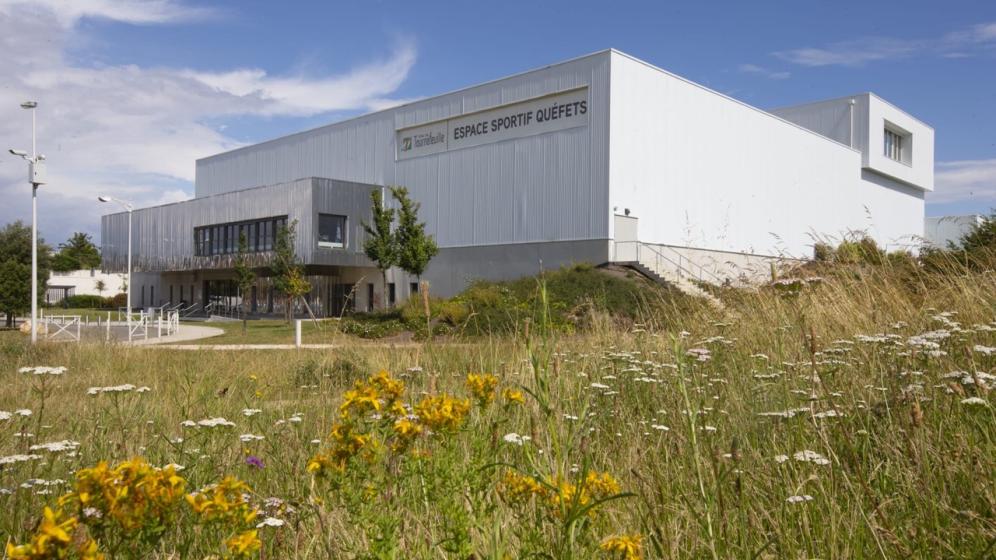 1.Espace-sportif-Quefets-Vue-exterieure