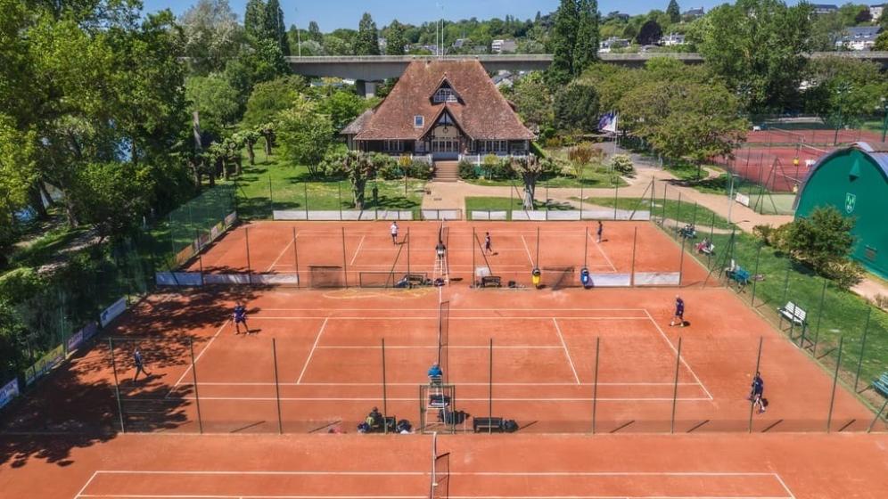 2-Acces-courts-©-Tennis-Club-Tours