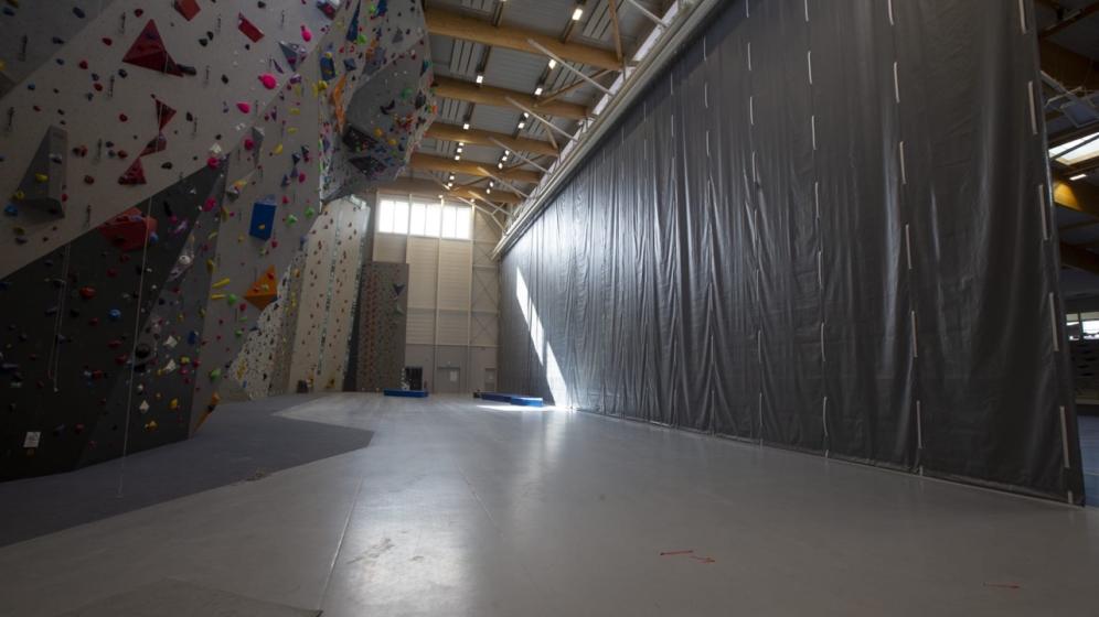 7.Espace-sportif-Quefets-Rideau-separation