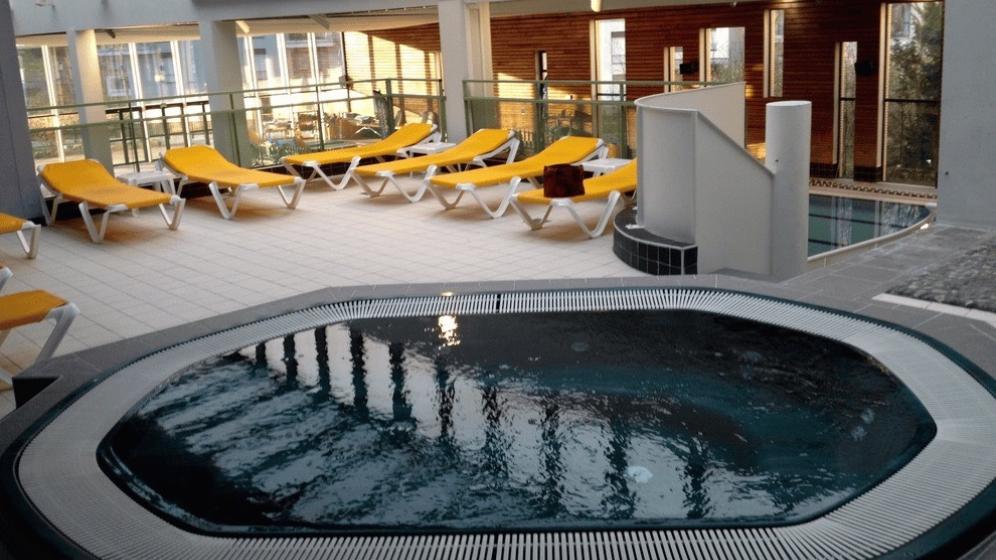JACUZZI