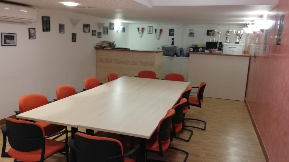 SALLE-DE-REUNION-TENNIS-DE-TABLE