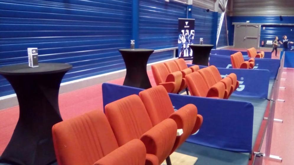Salle-de-Tennis-de-table-Loges-VIP