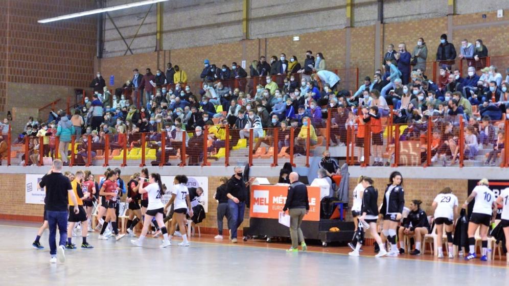 Salle-du-Parc-Lomme-Tribune-2