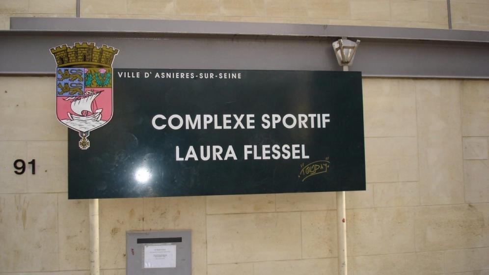entree-gymnase-Laura-Flessel