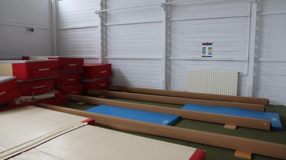 salle-de-gym-poutres-basses