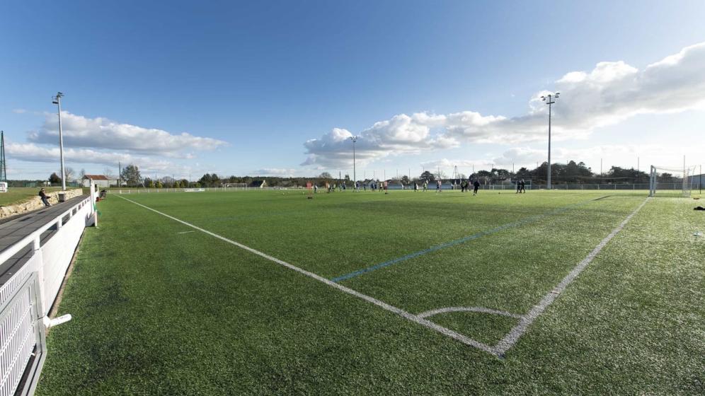 Terrain-de-Football-Synthetique-Complexe-Sportif-du-Perenno_DCE6784