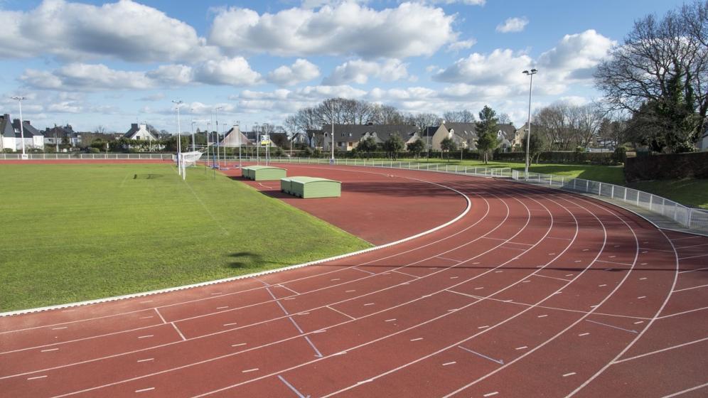 Terrain-Football-et-Piste-Athletisme