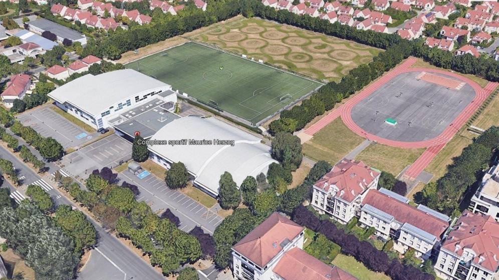 vue-aerienne-complexe-sportif-Maurice-Herzog