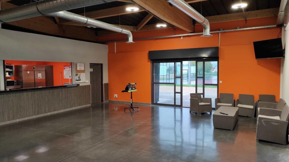 Club-house-Complexe-Raquette