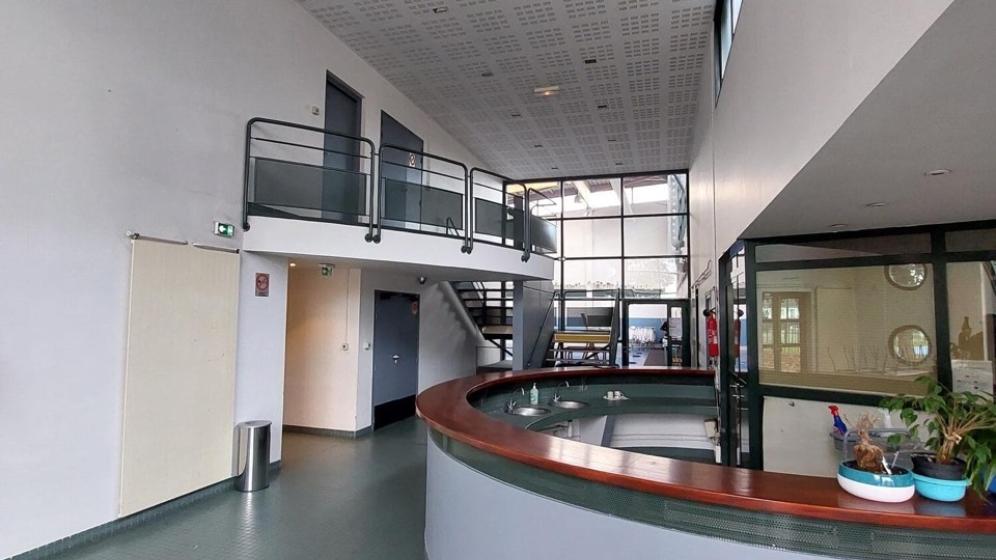 CS-Colette-Besson-Hall-dentree-rotated