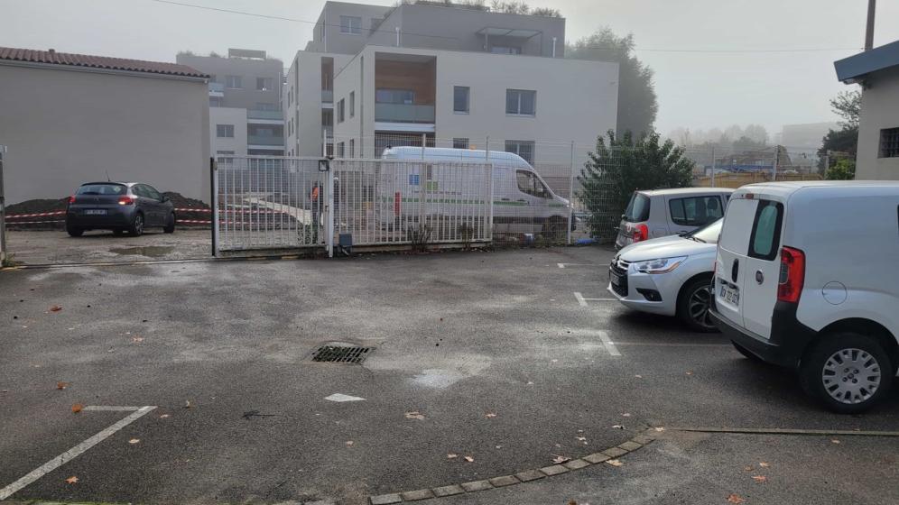 Photo-2-parking-officiels-Stijovic
