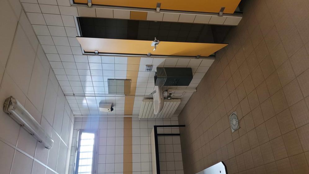 Photos-vestiaire-arbitre-Stijovic