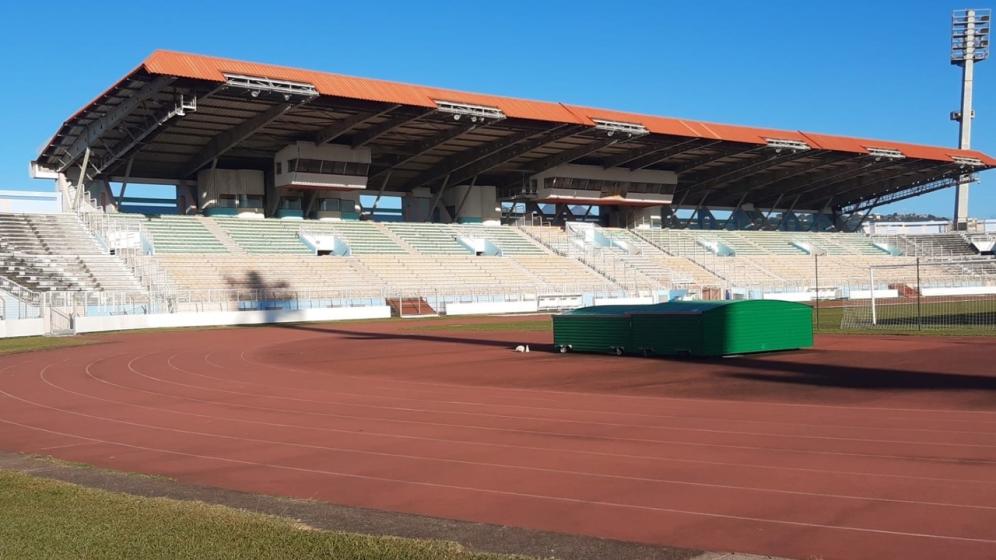 Stade-P.-Aliker-Gradin-Piste