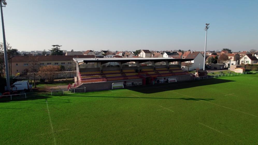 4.-Tribunes