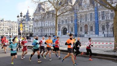 Coureurs au marathon de Paris