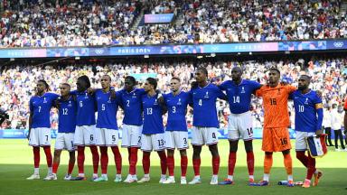 Les équipes de France de football et de tennis de table ont apporté deux nouvelles médailles (argent et bronze) à la délégation tricolore à trois jours de la fin des Jeux.