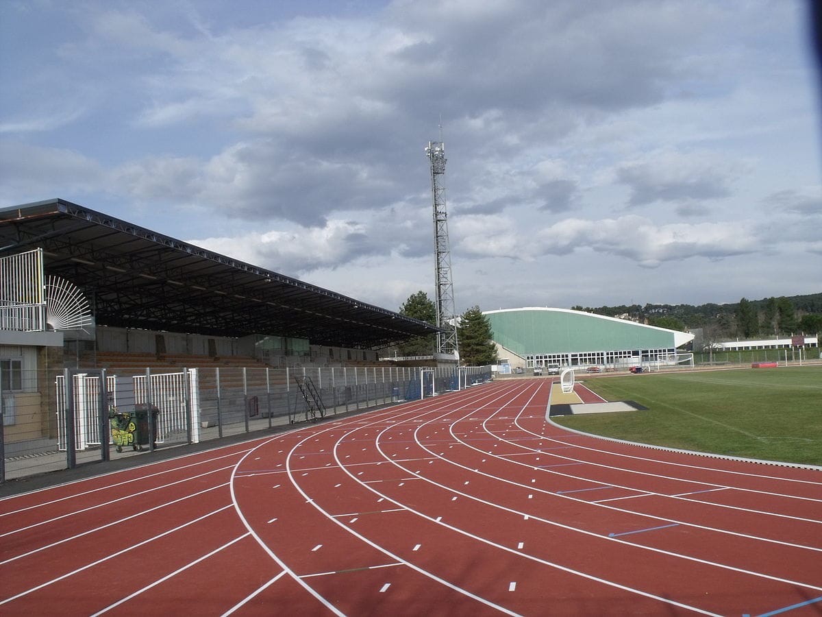 1200px-Stade_Carcassonne_Aix_by_Malost