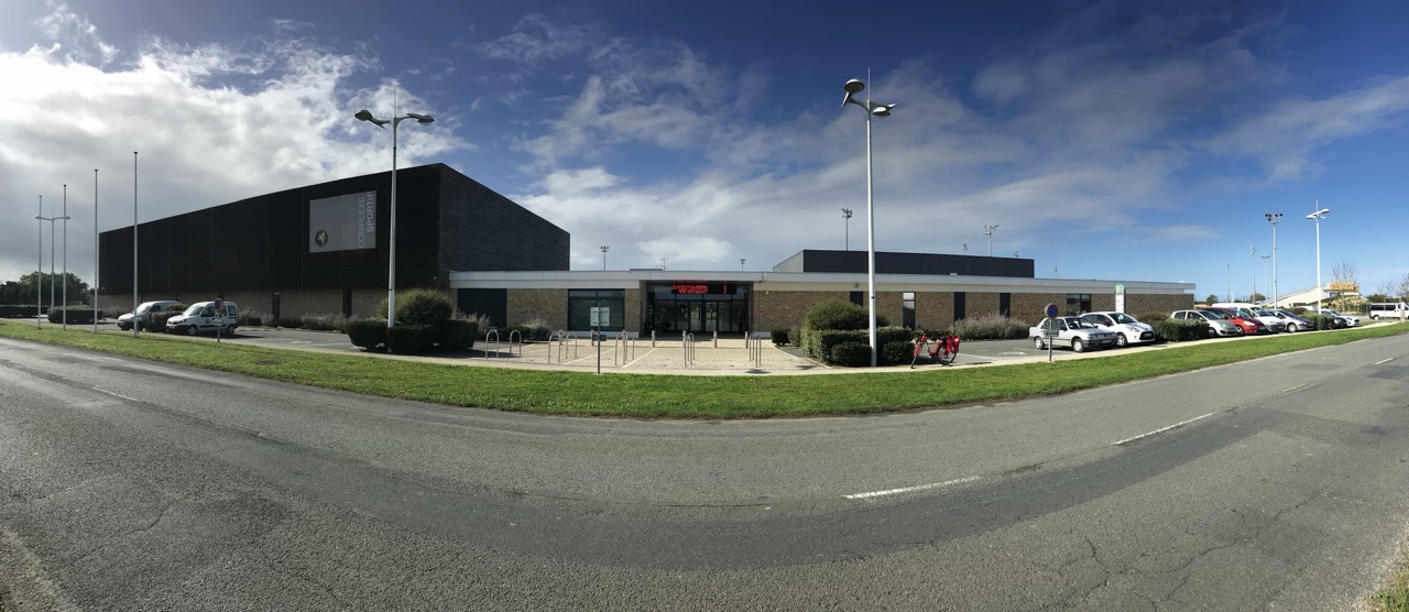 Facade-complexe-sportif-1