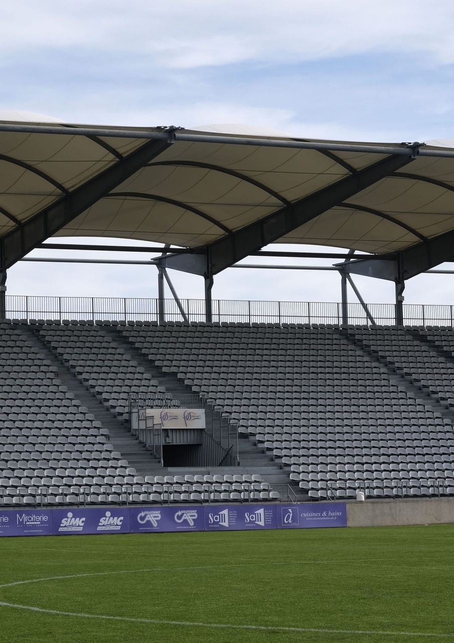 stade-foot-tribunes_FOS3944-copie