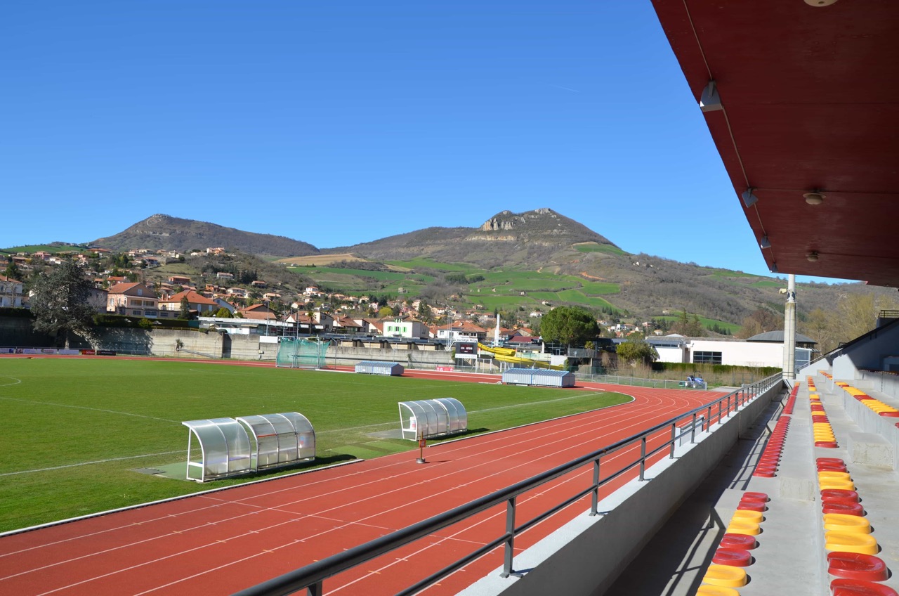 Vue-depuis-tribunes-et-pic-dAndan