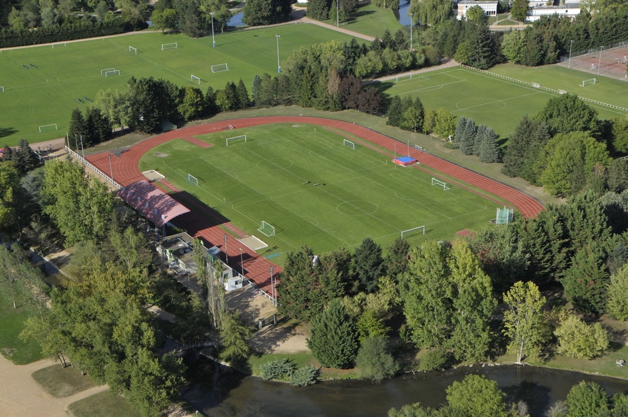 01-Stade-dathletisme-LaurencePlancke-2