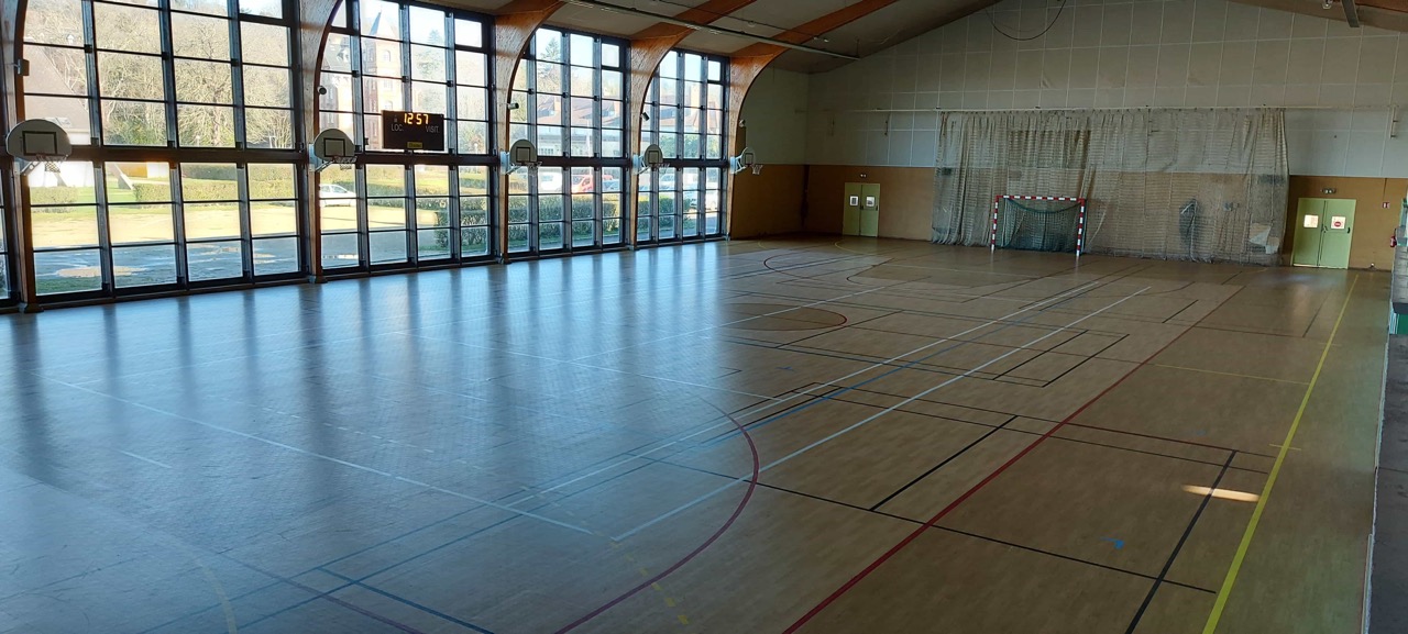 1.-Gymnase-vue-exterieure