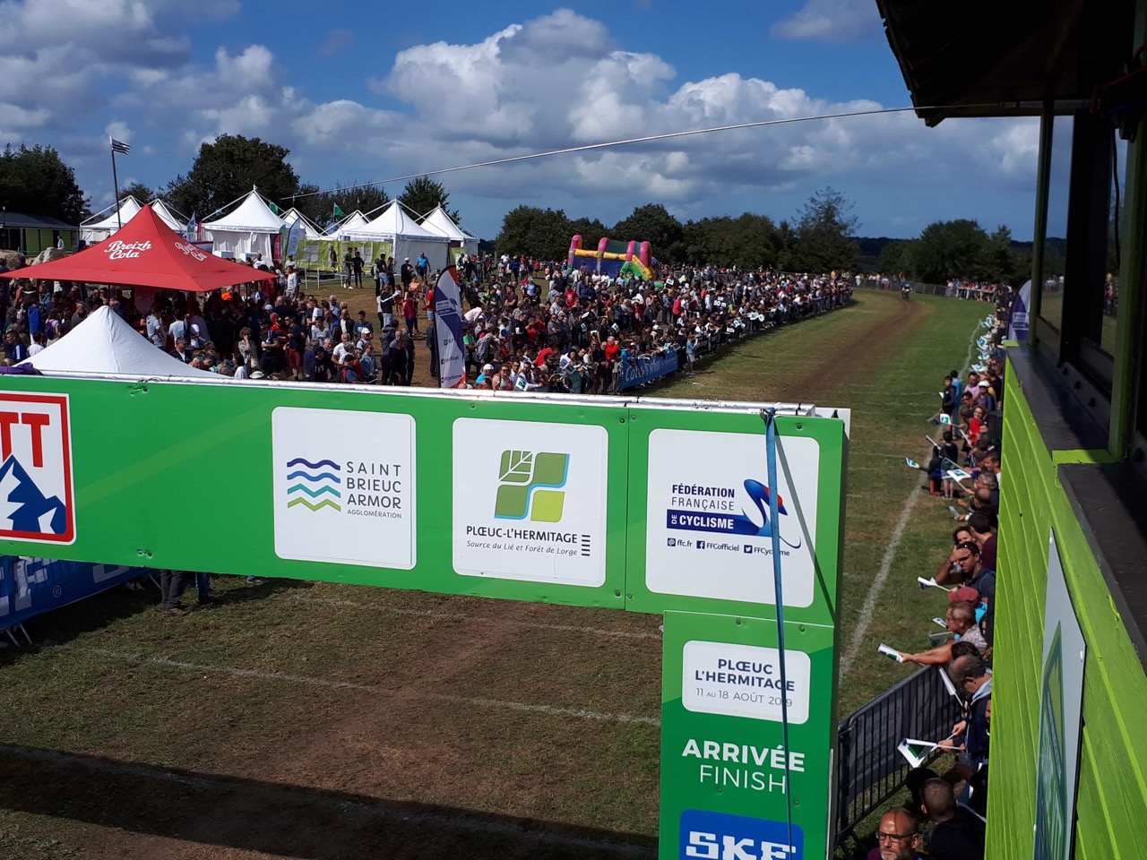 arrivee-parcours-VTT-Ploeuc-avec-public-2019