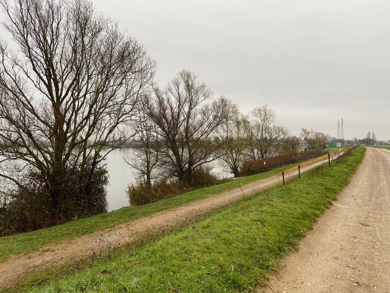 Chemin-abords-Lac-Montagny